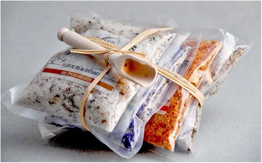 Lot de 4 Sachets de Fleur de sel de Guérande aromatisée + pelle