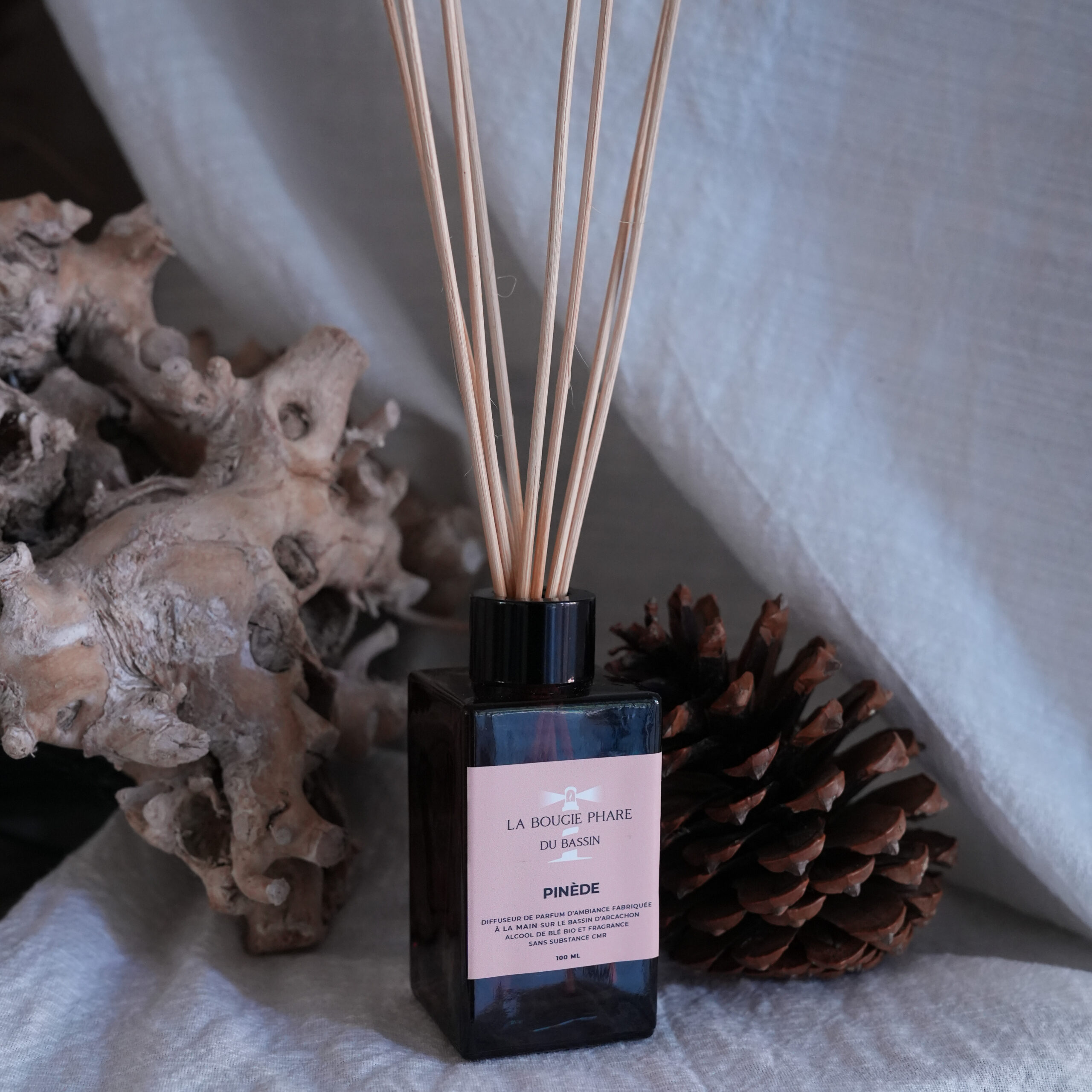 diffuseur parfum pinède bois de pins la bougie phare bassin d'arcachon idée cadeau femme fête des mères noël souvenirs 100% made in france bougie artisanale
