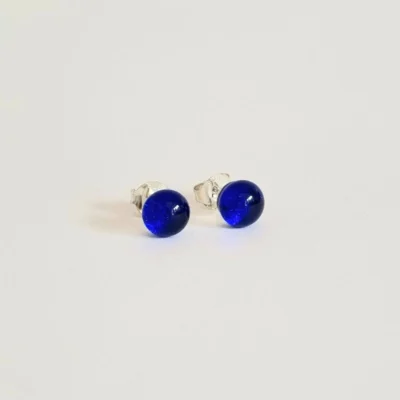 Boucles d'oreilles verre bleu chartres arbre de jessé clous d'oreilles loupi verre artisan verrier bleu roi idée cadeau femme fête des mères Loupiverre