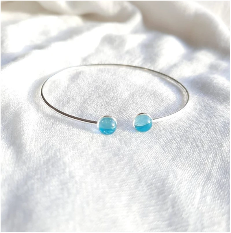 Bracelet jonc argenté perles bleu lagon lumière belle idée cadeau femme fête des mères noël qualité jonc argent