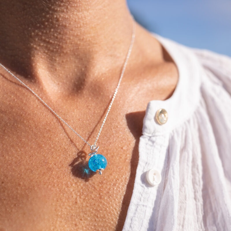 Collier femme bleu turquoise azur loupi verre artisan verrier idée cadeau femme fête des mères noël