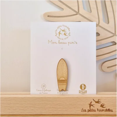 Pin's bois planche surf biarritz vagues mer ambiance bord de mer idée cadeau surfeur 100% made in france souvenirs idée cadeau