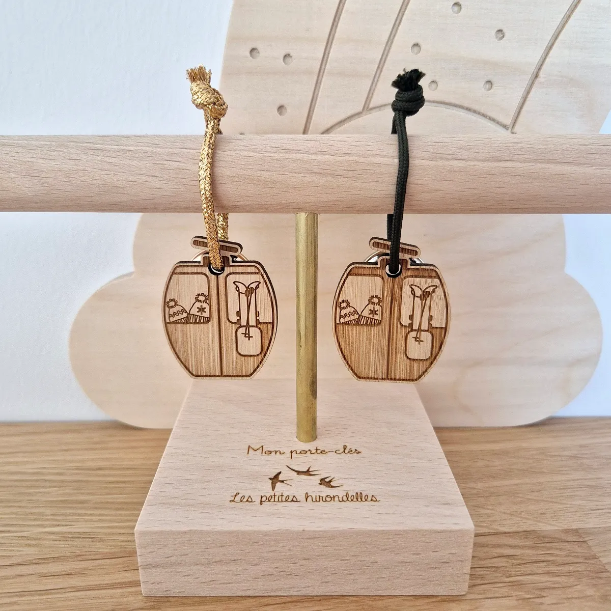 porte clés bois télécabine ski montagne idée cadeau auvergne rhone alpes les petites hirondelles souvenirs 100% made in france