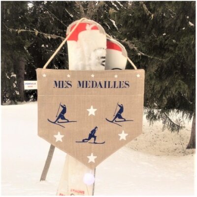 Porte médailles ski lin bleu idée cadeau souvenirs 100% made in france montagne alpes france