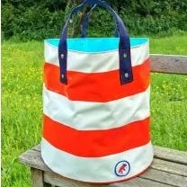 grand sac rangement plage marinière rayures rouges idée déco cadeau maison souvenirs 100% made in france bord de mer grenouille rouge intérieur bleu
