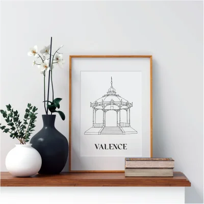 Affiche noir et blanc Valence Auvergne Rhône Alpes souvenirs 100% made in France idées cadeaux produits régionaux Albane H illustration