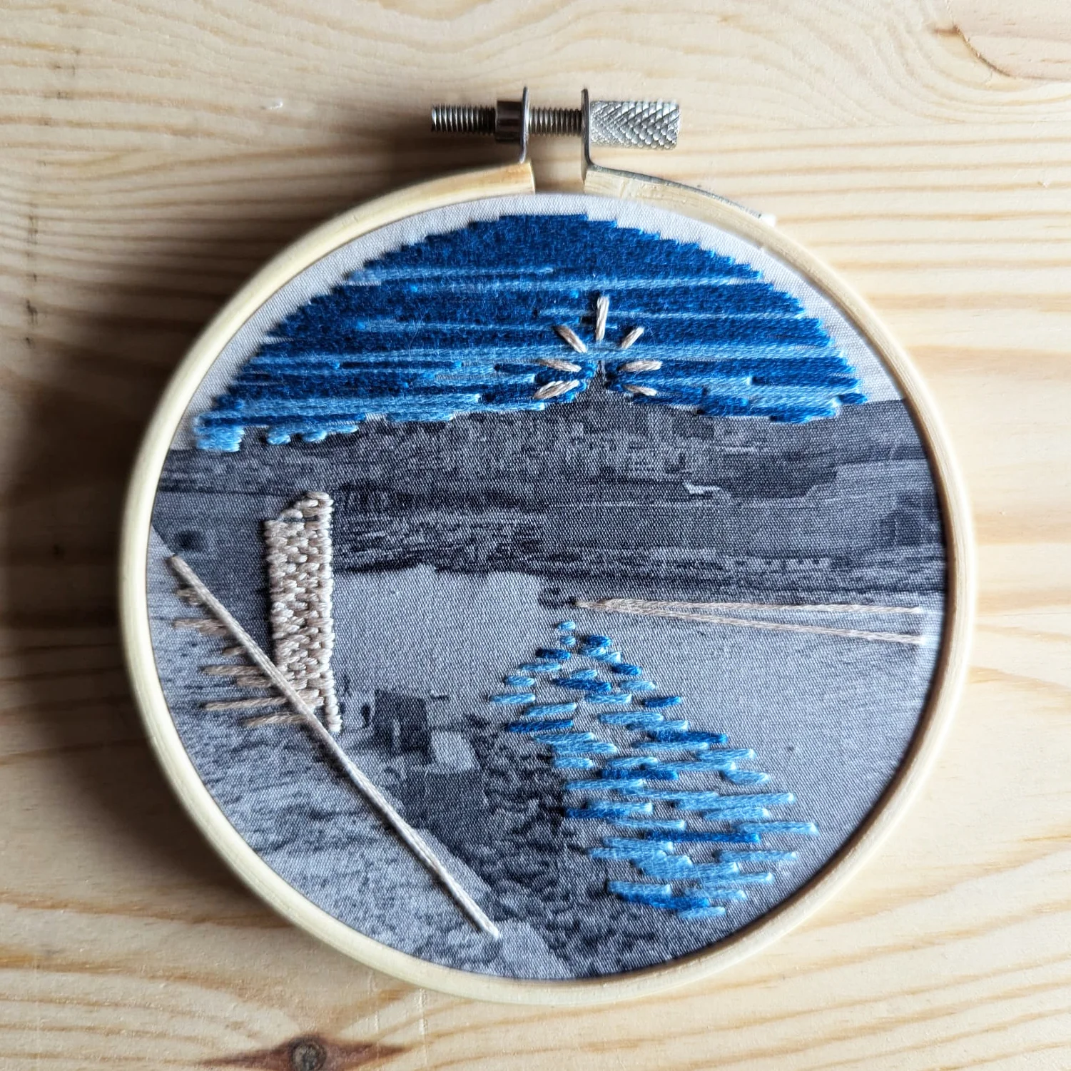 Kit de broderie Marseille Provence alpes côte d'azur Souvenirs 100% made in france idée cadeau loisirs créatifs The comptoir