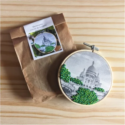 Kit de broderie Paris Montmartre Ile de France Souvenirs 100% made in france idée cadeau loisirs créatifs The comptoir