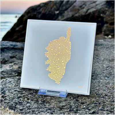 Carte Corse dorée or souvenirs 100% made in france oeuvre d'art thomas bertrand décoration luxe idée cadeau faïence grès