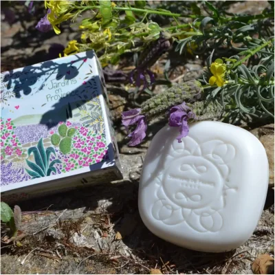 Savon savonnette parfum Provence lavande souvenirs souvenir sud France idée cadeau made in France senteurs de france