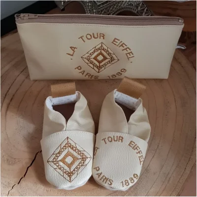Chaussons souples cuir France Paris Tour Eiffel Bidiartiste souvenir souvenirs 100% Made in France